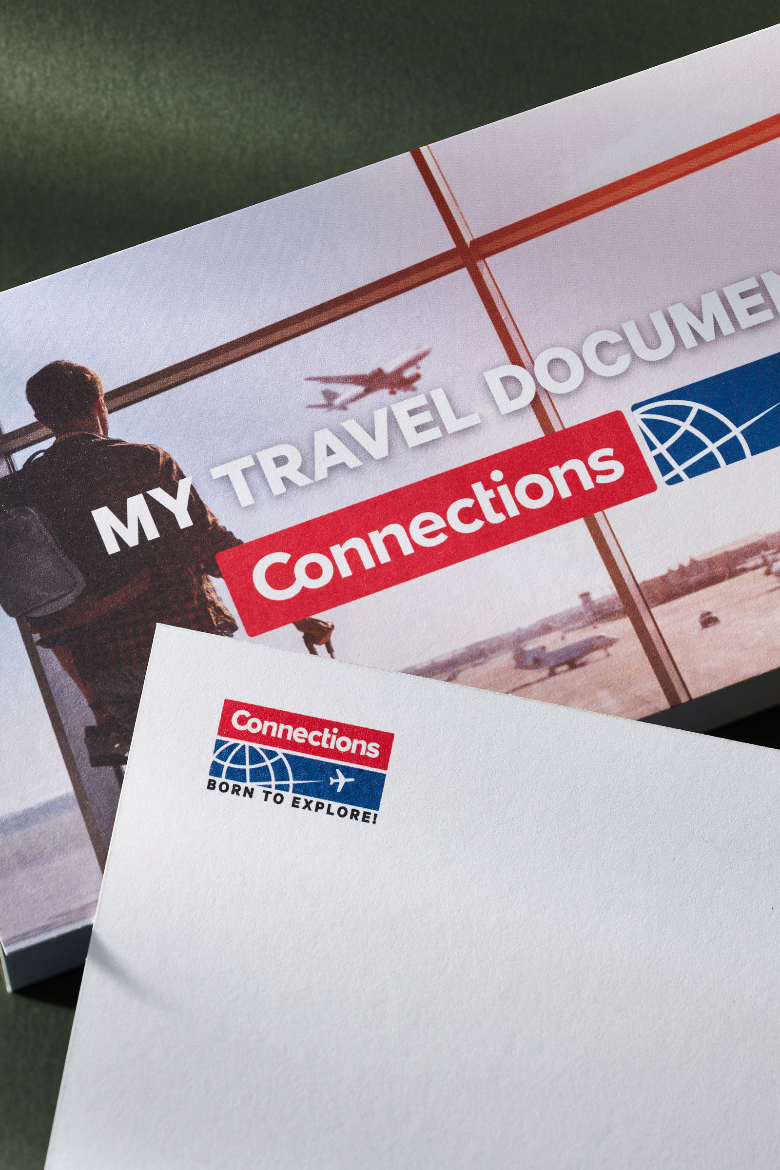 Gedrukte traveldocumenten en gepersonaliseerde huisstijlmaterialen voor Connections.